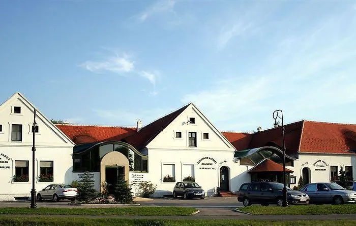 Tornacos - 3* Hegykő